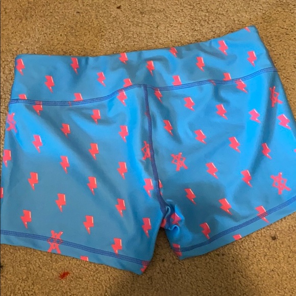 NBW Booty shorts - Picture 3 of 3